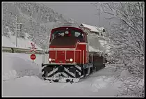 Zwischen Mürzzuschlag und Hönigsberg gibts parallel zur Südbahn eine Werkbahn die zwei Industriebetriebe miteinander verbindet. Am 12.12.2018 fährt ein kurzer Übergabezug mit der Werklok Richtung Hönigsberg.