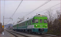 SŽ 711-004 fährt durch Maribor-Tabor Richtung Murska Sobota. /6.12.2018