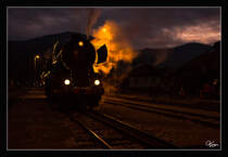 Eine sehr stimmungsvolle Nachtaufnahme gelang mir von der SZ Dampflok 33-037 beim Stürzen im Bahnhof Dravograd. Liebe Grüße an Rudi :O)
06.12.2018