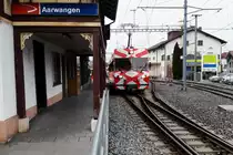 BIPPERLISI
Aare Seeland mobil
Der Reservependel bestehend aus dem Be 4/4 14 + Bt 114, ehemals AB/FW, ist für den planmässigen Betrieb auf der Strecke Langenthal-St.Urban Ziegelei bestimmt.
Am 14. Dezember 2018 konnte der Be 4/4 14 als Solotriebwagen zufälligerweise bei Aarwangen leider nur mit dem Handy verewigt werden.
Foto: Walter Ruetsch 
