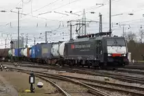 Lok 189 282-7 durchfährt den badischen Bahnhof. Die Aufnahme stammt vom 03.12.2018.