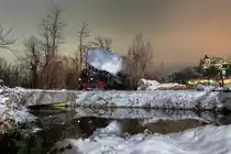 498.04 bringt den letzten Adventzug des Tages nach Grünburg. Hier nach Unterhimmel. 16.12.2018