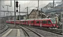 R1453 mit ABe 8/12 3501 macht sich in Chur bereit zur Fahrt nach Arosa. (10.12.2018)