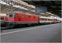Die SBB Re 4/4 II 11115 auf Probefahrt, die dem neuen Tm 234 dienen, beim Halt in Lausanne.
18. Dez. 2018  