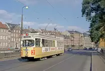 København / Kopenhagen Københavns Sporveje SL 2 (DÜWAG/Kiepe-GT6 890) København K, Slotsholmen, Vindebrogade am 5. Oktober 1969. - Scan eines Farbnegativs. Film: Kodak Kodacolor X.
