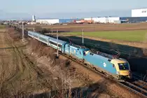 Der Schnellzug 145 war am 26.12.2018 mit 470 007 und mit 470 002 bespannt. Das Foto entstand kurz nach Himberg.