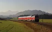 Nachschuss auf den RE Füssen - München Hbf.

Weizern-Hopferau, 17. November 2018 