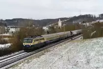 1142 704 war am 3. Januar 2019 Zuglok eines Centralbahn-Sonderzuges nach Kufstein. Hier ist der Zug auf der Filstalbahn bei Lonsee.