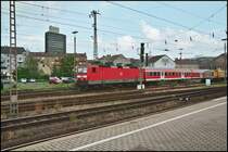 143 214 f�hrt mit RB39181  RUHR-SIEG-BAHN  von Hagen Hauptbahnhof nach Siegen. Aufgenommen am 27.05.2007