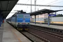 CD 362 079-6 am 25.August 2018 vor dem R 724  Frantisek Krizik  (Veselí nad Luznici - Praha-Holesovice) im Bahnhof Tabor.