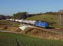 Die 151 078 mit einem Kesselzug am 28.12.2018 unterwegs bei Fahlenbach.