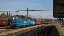 2. August 2018 in Nove Sedlo (und Lokte): Die beiden Laminatkas (230 069-7 + 230 063-0) machen sich bereit. 