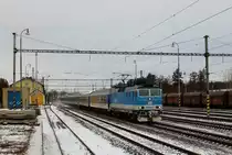 362 052-3 im neuen Lack mit dem R 611 zu sehen am 04.01.19 in Tršnice.