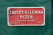 Fabriksschild der 2016 hauptausgebesserten CSD E422 0003 (CD 100 003-3, Skoda Pilsen, Baujahr 1957, Fabr.Nr. 3375, 1500V=), aufgenommen am 25.August 2018 im Bahnhof Tabor.