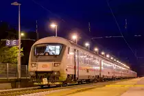 In Binz war ein IC mit Steuerkopf voraus an den Bahnsteig 3 E gefahren. - 06.01.2019
