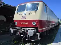 Die Elektrolokomotive 120 004-7 im August 2018 im Eisenbahnmuseum Koblenz.
