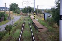 Haltestelle Cenkov u Malsic, aufgenommen am 25.August 2018 durch das Stirntürfenster des letzten Wagen des Os 28406.