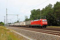 Die 152 158-2 mit einem KLV Zug am 10.06.2018 in Nassenheide.