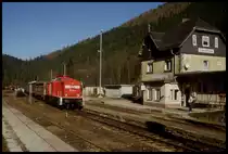 DB 204774 erreicht hier am 16.2.2001 mit einem Güterzug den Bahnhof Lichtentanne.