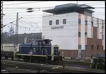 DB Diesellok 365719 rangiert am 18.2.2001 in Höhe des Stellwerks Aachen HBF.