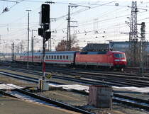 120 111-0 schiebt ihren Zug Richtung Abstellanlage. Nürnberg 20.01.2019