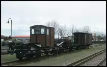 Im schmalspurigen Bereich des Bahnhof Bruchhausen Vilsen stand am 13.4.2001 dieser interessante Schmalspur Zwischenwagen mit Pufferbohle für Normalspur Fahrzeuge.