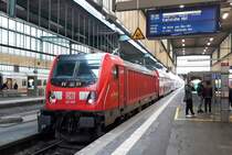 DB 147 007 mit dem IRE 19030 nach Karlsruhe Hbf, am 13.01.2019 in Stuttgart Hbf.