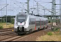 1442 666 (Bombardier Talent 2) der S-Bahn Mitteldeutschland (MDSB II | DB Regio Südost) als S 37829 (S8) von Dessau Hbf nach Halle(Saale)Hbf erreicht den Bahnhof Bitterfeld auf Gleis 4.
[21.7.2018 | 10:42 Uhr]