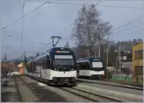 Zwei CEV MVR GTW ABeh 2/6 in Blonay. Interessant ist der  Erste-Klasse  Streifen bzw. der nicht vorhandene auf dem im Vordergrund stehenden ABDeh 7505.
28. Dez. 2018