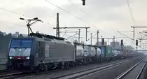 MEG - Mitteldeutsche Eisenbahn GmbH mit der MRCE Dispo  ES 64 F4-805  [NVR-Number: 91 80 6189 805-5 D-DISPO] und Containerzug am 23.01.19 Bf. Flughafen Berlin-Schönefeld. Viele Grüße an den Tf.