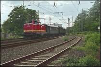 212 325 schiebt am 27.05.07 den Dampfzug bei Kkw Richtung S�dbr�cke.