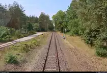 Eine Fahrt auf der Bahnstrecke Dessau–Gohrau-Rehsen (KBS 257) mit 670 003-2  Fürstin Louise  der Dessauer Verkehrs- und Eisenbahngesellschaft (DVE) als DWE75710 von Dessau Hbf nach Wörlitz...
Blick auf den Hp Kapen Biosphärenreservat. Dieser ist als Bedarfshalt ausgewiesen.
[1.8.2018 | 14:35 Uhr]
