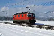 Erste Winteraufnahmen des Jahres 2019 aus meiner Region Solothurn mit Sonne und Schnee.

Re 430 363-2 als Lokzug.

Die Re 4/4 sind Universal-Elektrolokomotiven der SBB. Dementsprechend gelangen sie bei SBB CARGO vor allen Kategorien von Güterzügen zum Einsatz. Als  BOBO-Freund  widme ich bei meiner Einstellung vom 30. Januar 2019 die gesamte bei BB.de mögliche Serie bestehend aus sechs Bildern diesen fotogenen Maschinen.
Entstanden sind alle Aufnahmen am 29. Januar 2019 bei Deitingen.
Foto: Walter Ruetsch
 