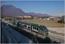 Überraschend bot der eher graue Monat Januar viele bunte Motive: 
Die FMV mit der Neubaulinie Arcisate - Stabio feiert ihr Einjähriges Jubiläum. Damit verbunden ist auch die Stichstrecke nach Porto Ceresio. Beide Strecken bieten das eine oder andere Motiv, dass es noch zu entdecken gibt. 
Im Bild ein Trenord ETR 425 auf dem Weg  von Porot Ceresio nach Milano Centrale kurz vor Arcisate. 

5. Jan. 2019