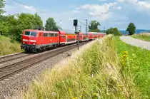 111 130-1 mit dem RE 4856 von München Hbf nach Nürnberg Hbf bei Pölling, 14.07.2018