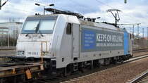HSL Logistik GmbH mit der Rpool  186 436-2  [NVR-Number: 91 80 6186 436-2 D-Rpool]  KEEPS ON ROLLING.  und er rollt und rollt und rollt am 28.01.18 Bf. Flughafen Berlin-Schönefeld.
