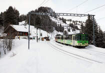 Transports publics du Chablais TPC Winteridylle auf dem BVB Streckenabschnitt Villars - Col-de-Bretaiye vom 18. Januar 2019 mit dem noch roten BDeh 4/4 82.
Zugseinfahrt in Col-du-Soud.
Foto: Walter Ruetsch 