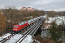 IC 2152 von Gera nach Düsseldorf mit 245 027 als Zuglok. Aufgenommen am 26.01.19 nahe Bahnhof Göschwitz mit Blick auf die Saalebrücke