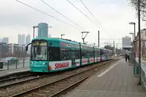 VGF Bombardier Flexity Classic S-Wagen 207+2xx als Doppeltraktion auf der Linie 20 am 02.02.19 in Frankfurt Uni Klinikum