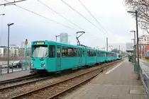 VGF Düwag Pt-Wagen 720+727 als Doppeltraktion auf der Linie 20 am 02.02.19 in Frankfurt Uni Klinikum 