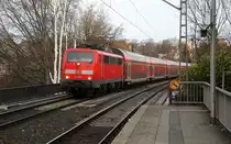 111 096  DB kommt mit dem RE4 von Dortmund-HBf nach Aachen-Hbf und kommt aus Richtung Rheydt,Wickrath,Beckrath,Herrath,Erkelenz,Baal,Hückelhoven-Baal,Brachelen,,Lindern,Süggerath,Geilenkirchen,Frelenberg,Zweibrüggen,Übach-Palenberg,Rimburg,Finkenrath,Hofstadt,Herzogenrath, Kohlscheid,Richterich,Laurensberg,Aachen-West und fährt in Aachen-Schanz ein und hält in Aachen-Schanz und fährt dann weiter in Richtung Aachen-Hbf. 
Aufgenommen vom Bahnsteig von Aachen-Schanz.
Am Morgen vom 4.2.2019.
