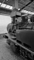Dampflokomotive 74 1192 unter dem Rauchabzug im Ringlokschuppen des Bochumer Eisenbahnmuseums. (September 2018)