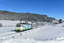 Re 456 092 mit einem VAE am 05.02.2019 bei Biberbrugg. 