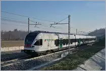 Der Trenord ETR 524 203 (RABe 524 203) erreicht auf seiner Fahrt nach Varese in Kürze Arcisate. 
5. Jan. 2019