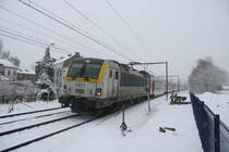 Eurosprinter 1837 der belgischen Staatsbahn verlässt mit ihrem Intercity Welkenrath auf dem Weg an die Nordseeküste nach Oostende