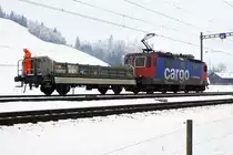 SBB CARGO Re 421 388-0 auf Rangierfahrt bei Gettnau am 7. Februar 2019.
Foto: Walter Ruetsch