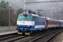 ZSSK 350 005-5 fährt am 15.September 2018 durch den Bahnhof Bilovice nad Svitavou.