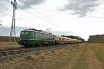 DB Museum Koblenz E40 128 mit drei TEE Reisezugwagen + TEEVT11.5 + 218 824-1 am 08.02.19 in Mainz Bischofsheim Netztrennstelle 