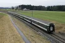 SBB Fanzug 27982 für das Fussball Spiel Xamax FCS Neuchâtel - FC Luzern auf dem Neubaustreckenabschnitt bei Bolken am 10. Februar 2019.
Die Re 420-ETCS + 7BFC verkehrte mit einer Verspätung von dreissig Minuten bei Regen und starken Sturmwinden.
Diese Aufnahme ist sehr speziell, da auf dieser Strecke im planmässigen Verkehr nur RABDe 500 ICN mit dem InterCity 5 verkehren.
Foto: Walter Ruetsch  