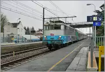Die SNCF BB 9273 erreicht mit ihrem  Aqualis  Amboise und wird nach kurzem Halt nach Tours weiter fahren. 
20. März 2007